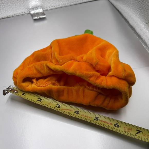 Cute Baby Pumpkin Outfit w hat and booties - Picture 11 of 14